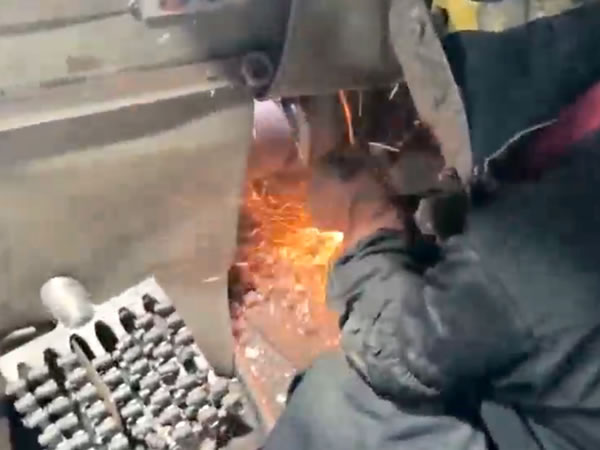 Cutting & Grinding: The Foundation of Flawless Casting Finishing